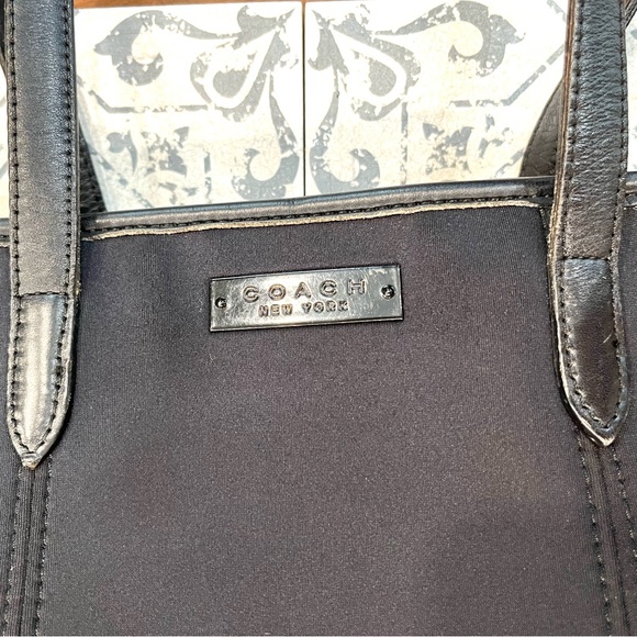 COACH NEO LUNCH TOTE, No. 6201 - Picture 8 of 12